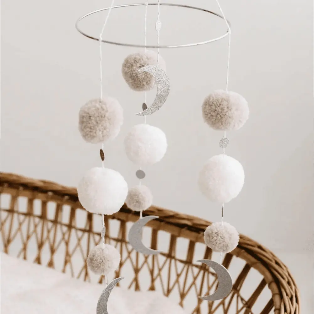 Sängmobil Pom-Pom - Beige | Barnrum - Inredningsdetaljer - Sängmobiler - Dekorativa mobiler | BabyMode