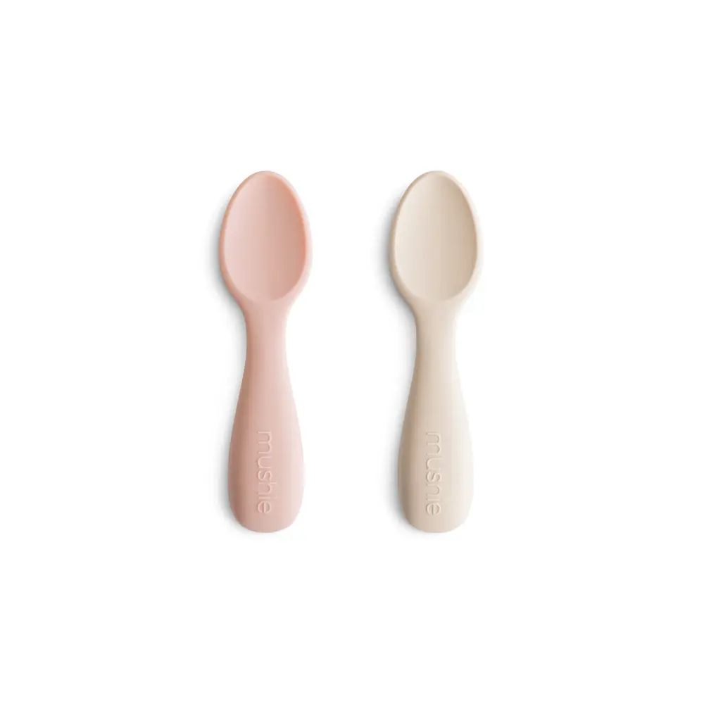 Mushie Korta Babyskedar 2-Pack - Sand Blush/Shifting Sand | Baby & Barn - Äta - Bestick | BabyMode