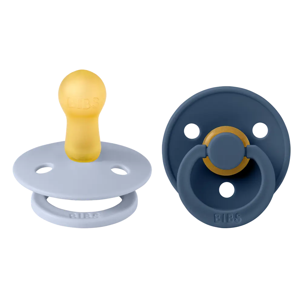 Napp Colour 2-pack Latex Rund 6-18 mån - Dusty Blue/Steel Blue | Baby & Barn - Sköta - Nappar | BabyMode