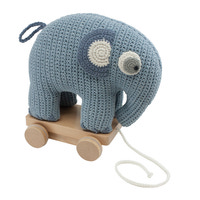 Virkad Dragleksak Elefant Fanto - Powder blue
