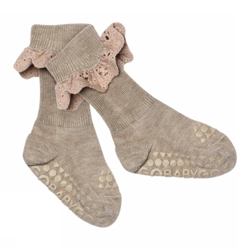 Halkfria Bambu Strumpor med spets - Light Brown Melange - 20/22 | Barnkläder - Strumpor & strumpbyxor - Halkfria strumpor | BabyMode