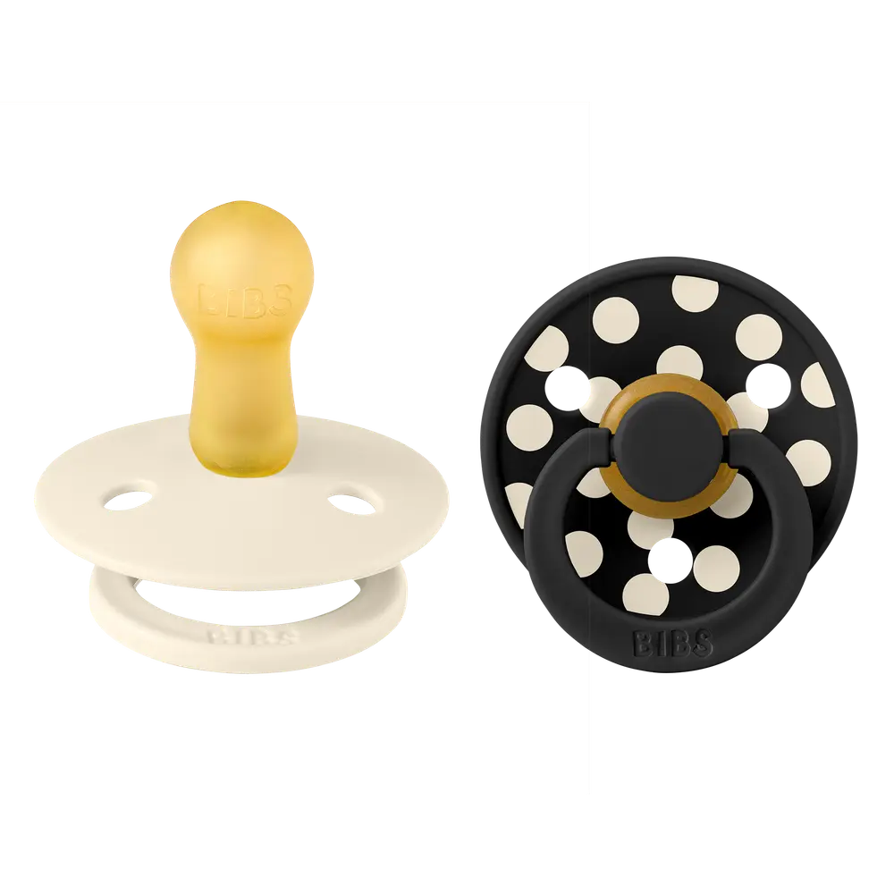 Studio Colour Napp 2-pack Polka Latex Str 2 - Ivory/Black | Baby & Barn - Sköta - Nappar | BabyMode