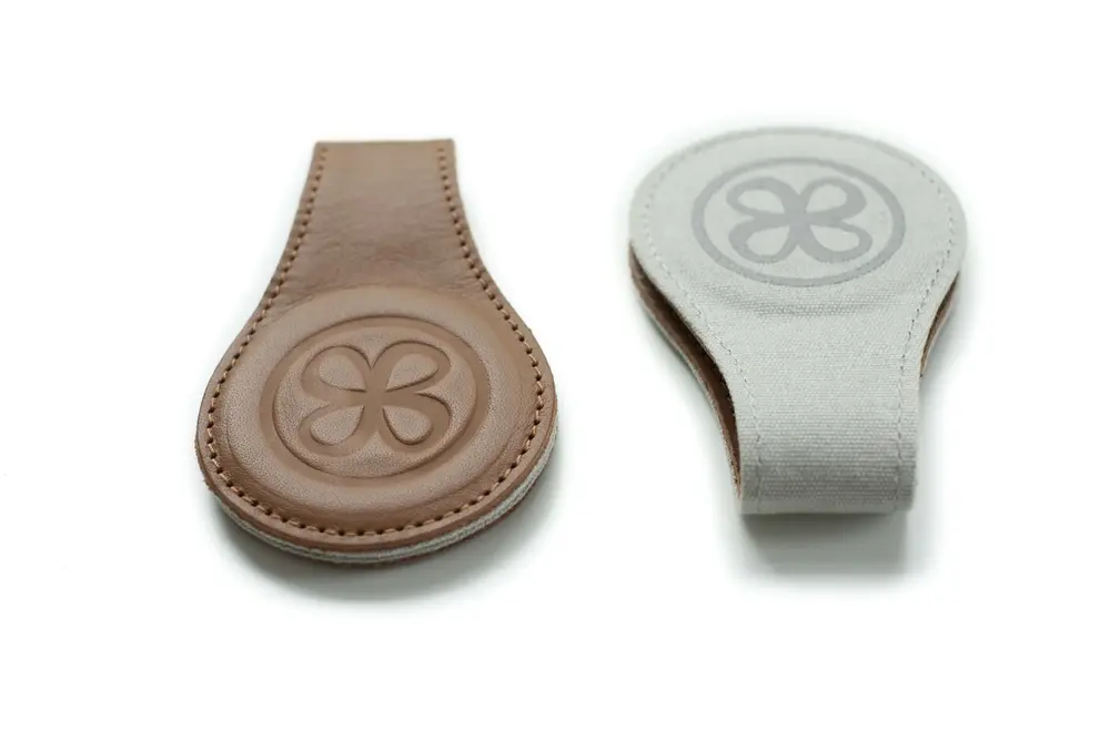 Cloby Magnetclips 2-pack - Beige/Vit | Barnvagnar - Barnvagnstillbehör - Parasoll & suffletter | BabyMode