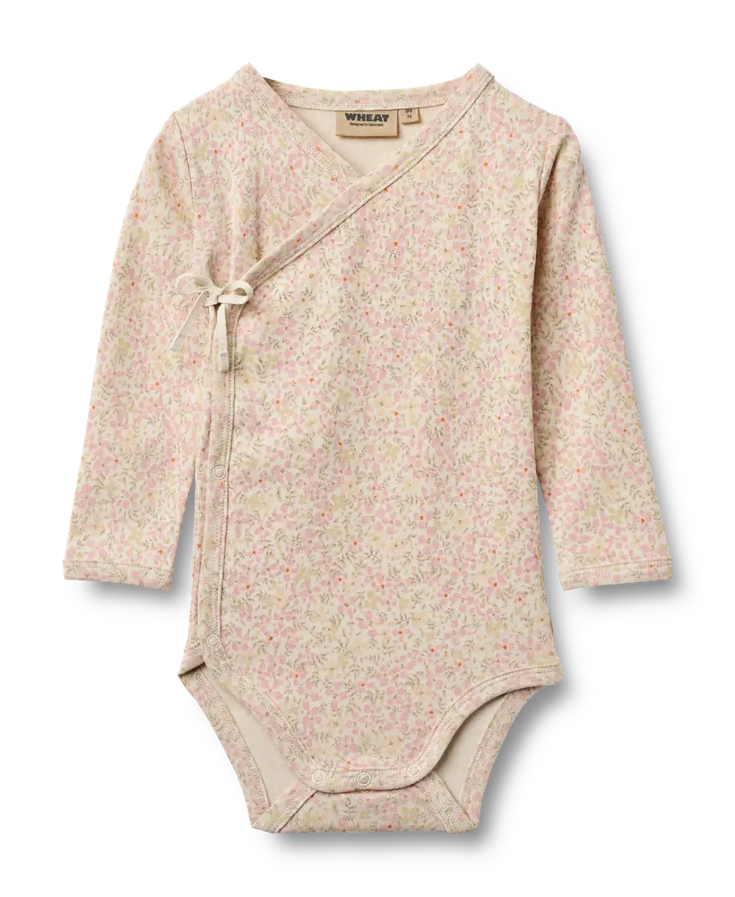 Chia Wrap Body - Coral Flowers - 62 | Barnkläder - Bodys & overaller - Långärmad body | BabyMode
