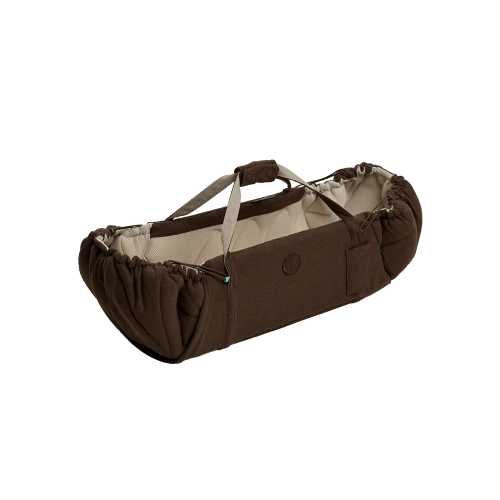 Najell SleepCarrier Vol 5 Babynest - Bouclé Espresso | Barnvagnar - Barnvagnstillbehör - Baby nest med handtag | BabyMode