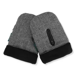 Østerbro handvärmare - black strips | Barnvagnar - Barnvagnstillbehör - Barnvagnsvantar | BabyMode
