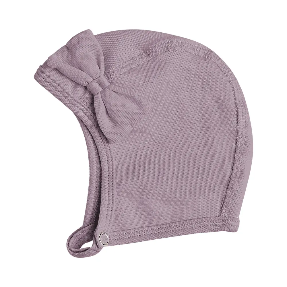 Babyhjälm med rosett - Purple - 56 | Barnkläder - Mössor, vantar och tossor - Babymössor | BabyMode