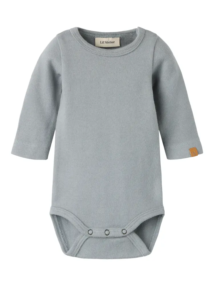 Lil' Atelier Thoro Leo Långärmad Slim Body - Monument - 68