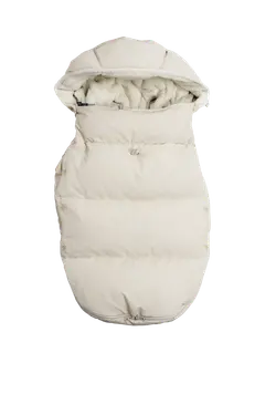 Åkpåse dun - Oat Beige | Barnvagnar - Barnvagnstillbehör - Åkpåsar | BabyMode