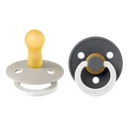 Napp Colour Night 2-pack Latex Rund 6-18 mån - Sand/Iron | Baby & Barn - Sköta - Nappar | BabyMode